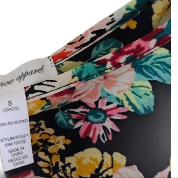 AMBIANCE APPAREL Floral Tank/Top With Button Open Back Detail Black Size Small - Picture 10 of 11